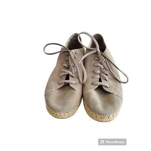 Tom’s Women's Tan Sneakers